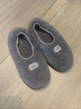 UGG woman Grey Shearling Slip-On Footies